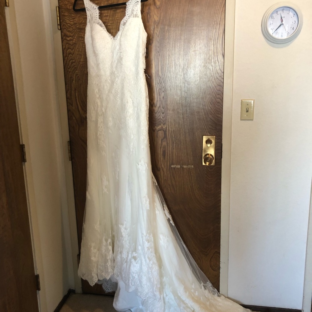 Alfred Angelo wedding Gown - lace and low back